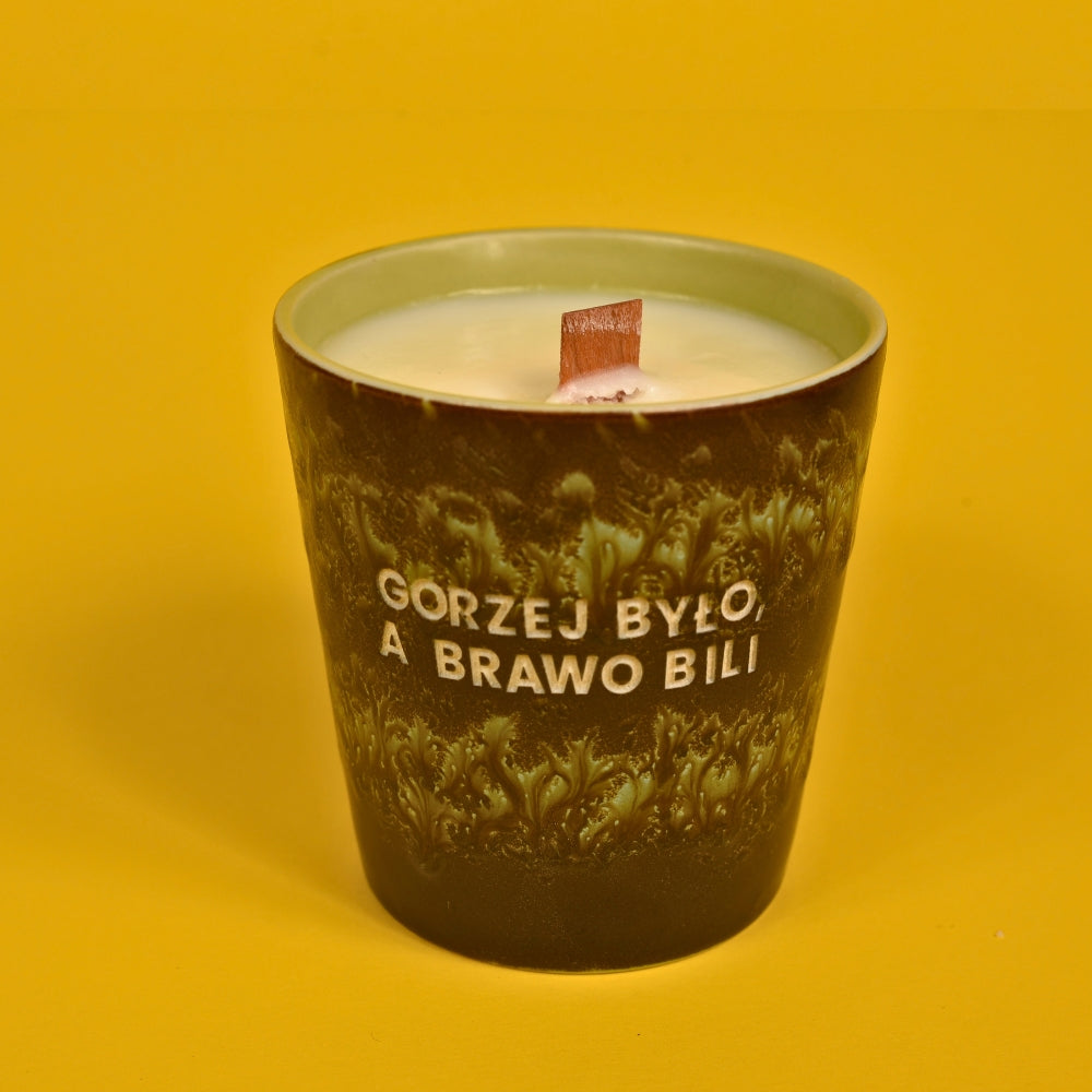 Świeca sojowa „Gorzej było, a brawo bili” (Cleo)