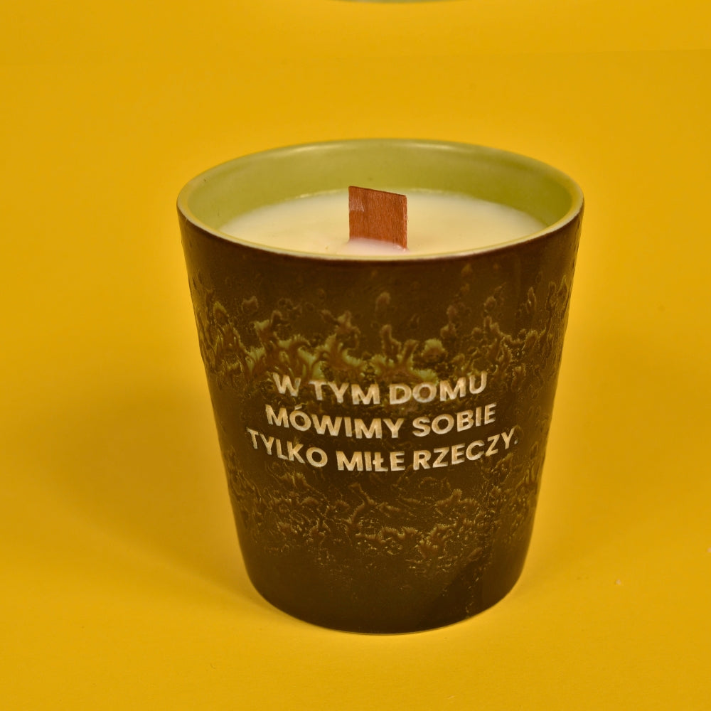 Świeca sojowa „W tym domu mówimy sobie tylko miłe rzeczy” (Cleo)