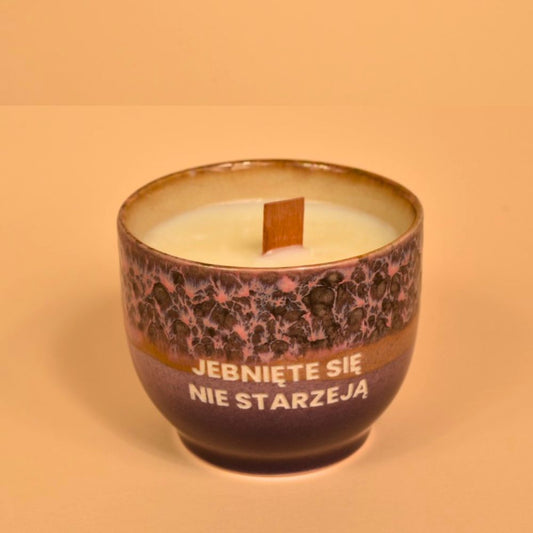 Świeca sojowa „Jebnięte się nie starzeją" (Bruno)